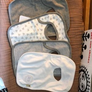 BRAND NEW Burt’s Bees Organic Cotton Bibs
